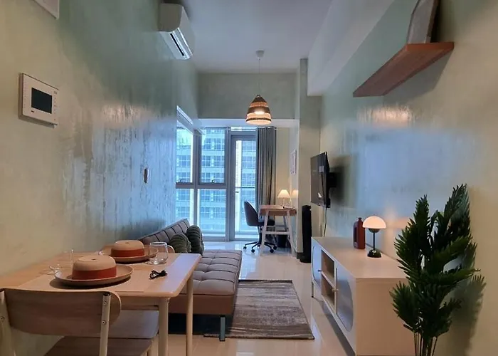 1br Uptown Bgc 50 Smart Tv Wifi 300 Mbps *
