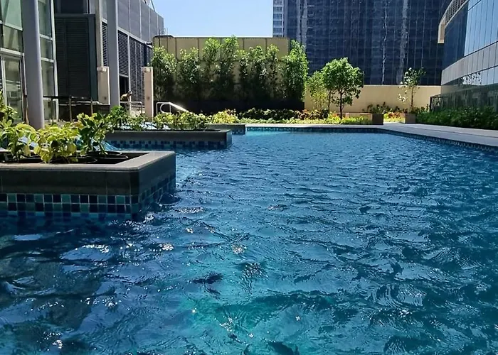 1br Uptown Bgc 50 Smart Tv Wifi 300 Mbps