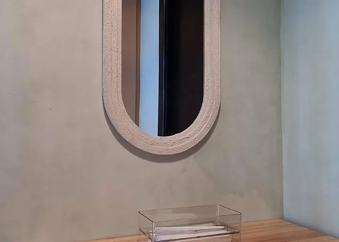 Apartment 1br Uptown Bgc 50 Smart Tv Wifi 300 Mbps Manila