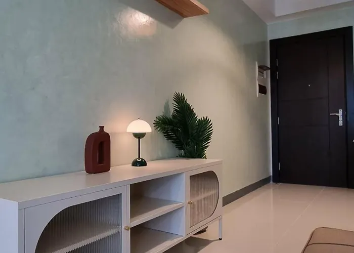 1br Uptown Bgc 50 Smart Tv Wifi 300 Mbps Apartment